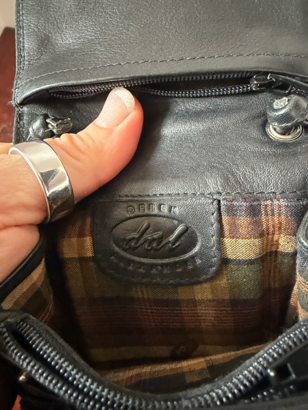 Derek Alexander Vintage Black Leather Crossbody Wallet Purse with Phone Pocket - Picture 9 of 11